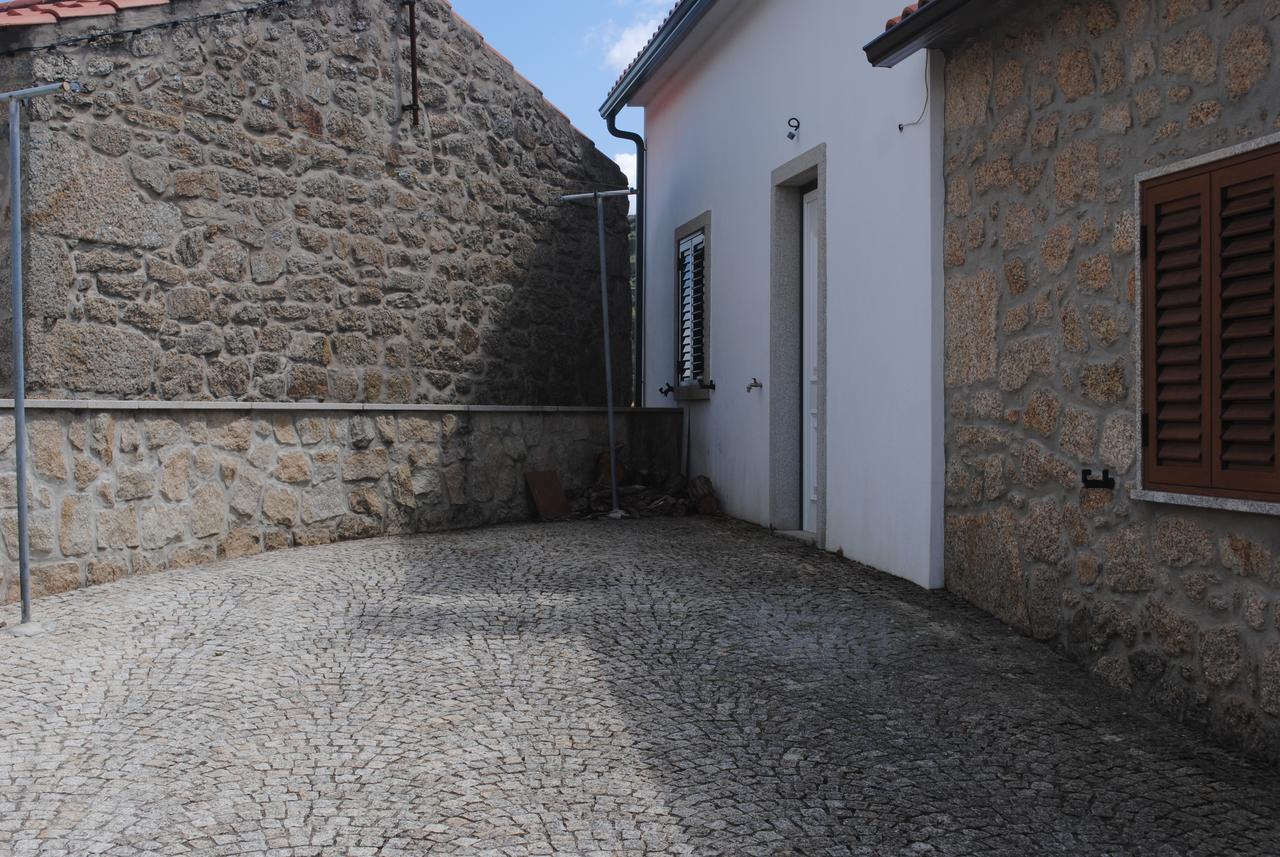 Moradia Familia Escoto Villa Monsanto Exterior photo